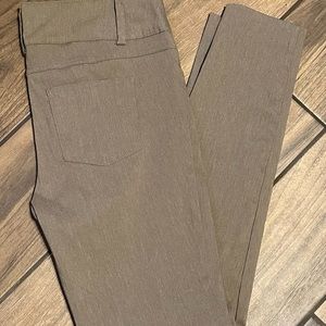 Maurice’s Stretchy Dress Pant size 9/10 regular Skinny fit